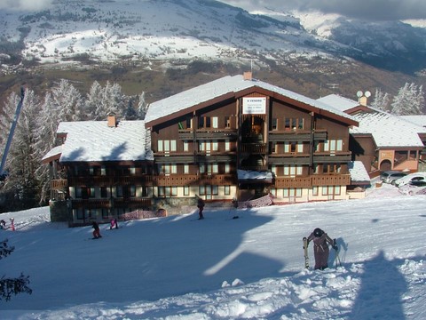 vue de la residence depuis le telebuffette